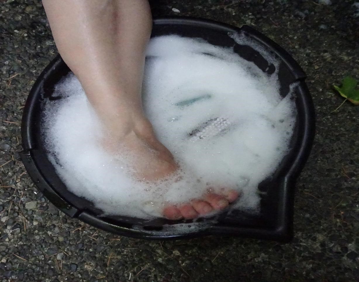 warm soak as ingrown toenail remedy